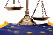 Yrittäjät laski EU-säädöstehtailua:  44547 asetusta, direktiiviä ja päätöstä