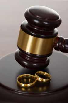 Hovioikeus ei palauttanut menetettyä määräaikaa avioeroa koskevassa asiassa jossa valittaja peruutti aiemmin toimittamansa hakemuksen ja valituksen peruutuksen