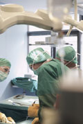 Hallitus esittää terveydenhuoltolakiin poikkeussäännöstä kiireettömästä leikkaustoiminnasta