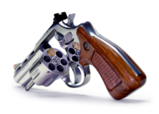 Hovioikeus: Aseen lainaksi antaneen henkilön kuoltua hallussapito-oikeutta ei voitu enää perustaa aseen lainaukseen – 50 päiväsakkoa