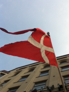 EU-tuomioistuimen ennakkoratkaisu ikään perustuvan syrjinnän kiellosta tanskalaisen työnantajan kieltäydyttyä myöntämästä 60-vuoden iässä irtisanotulle työntekijälle irtisanomiskorvausta