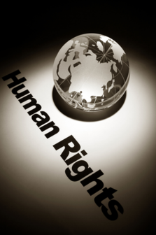 Ihmisoikeusmietintö: Yritysten ja kansalaisjärjestöjen yhteistyötä lisättävä