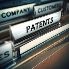 Vilhelm Schröderin väitös liikesalaisuuksien suojasta patenttioikeudenkäynneissä: Trade Secrets in European Patent Litigation