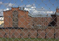 Oikeuspoliittinen tutkimuslaitos: Resurssipula vaikeuttaa vankeuslain tavoitteiden toteuttamista