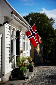 EIT:n ratkaisun tiivistelmä yksityis- ja perhe-elämän suojan rikkomisesta norjalaisessa huostaanottoasiassa on julkaistu Finlexissä