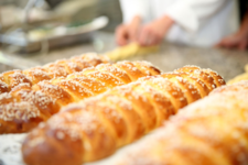 Norminpurkutyön tuloksia: Säädökset eivät enää estä kahvilaa leipomasta pullaa ja piirakoita lähimaidolla