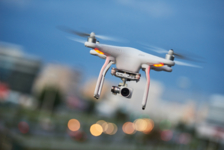 Poliisi muistuttaa dronejen lennättäjiä sääntöjen noudattamisesta