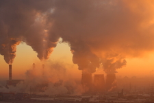 Poikkitieteellinen tutkimus kansallisen ilmastopolitiikan haasteista Ympäristöpolitiikan ja -oikeuden vuosikirjassa 2020