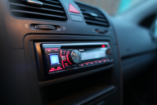 Unionin tuomioistuin: Radiovastaanottimella varustettujen autojen vuokraaminen ei muodosta yleisölle välittämistä