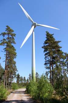 Uusi ohje: Tuulivoima- ja aurinkovoimalaitokset verotuksessa