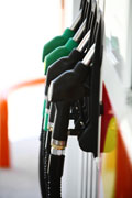 Uusiutuvien polttoaineiden osuutta liikennepolttoaineessa esitetään laskettavaksi väliaikaisesti vuonna 2023 - jakeluvelvoitelain muutosesitys lausuntokierroksella 9.8.2022 saakka